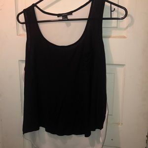 White and black fancy top with front pocket